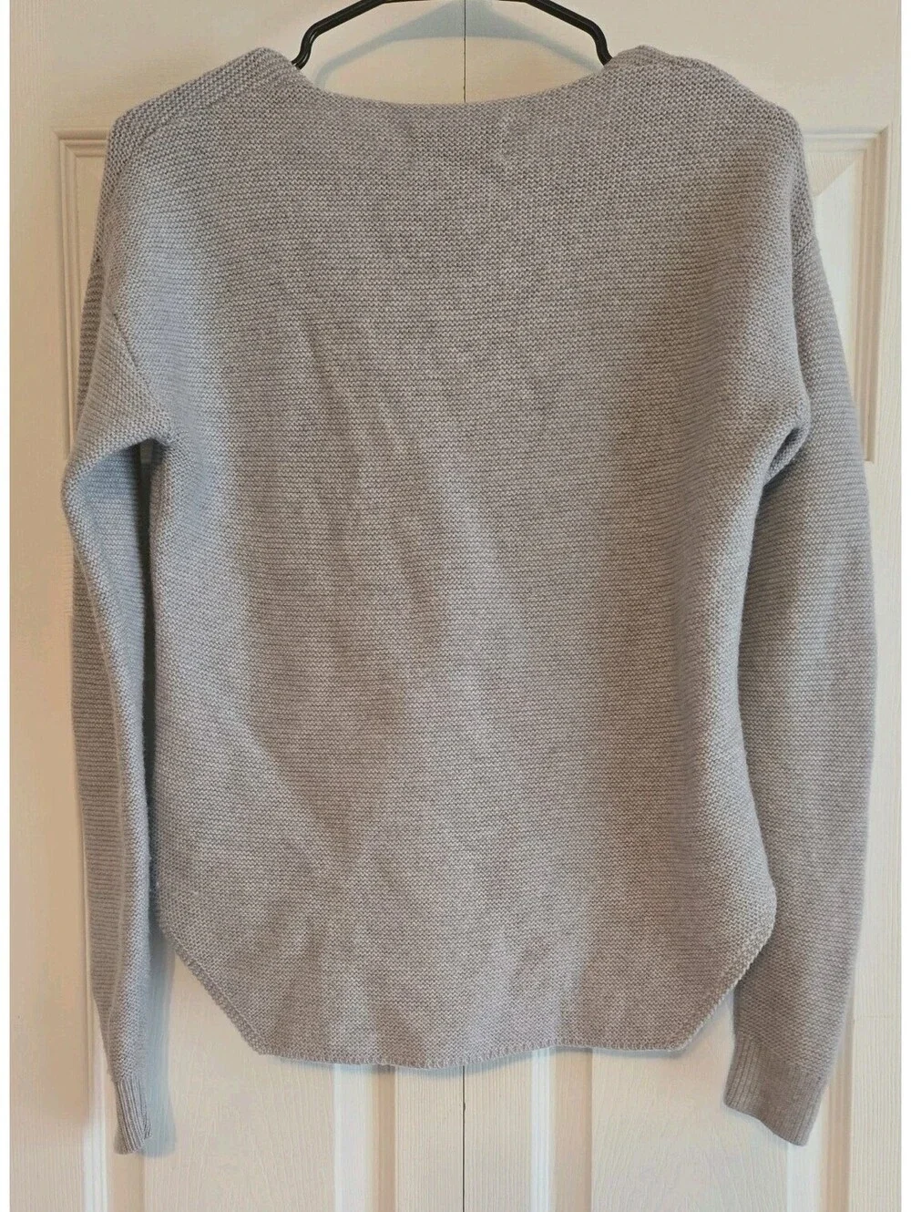 Wilfred Free waffle Knit Sweater Sz Xs Gray V Neck 100% Merino Wool